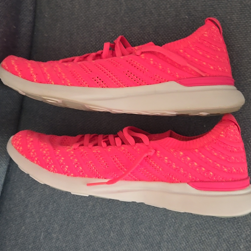 APL Athletic Propulsion Labs Techloom Wave Fusion Sneakers - Picture 4 of 6